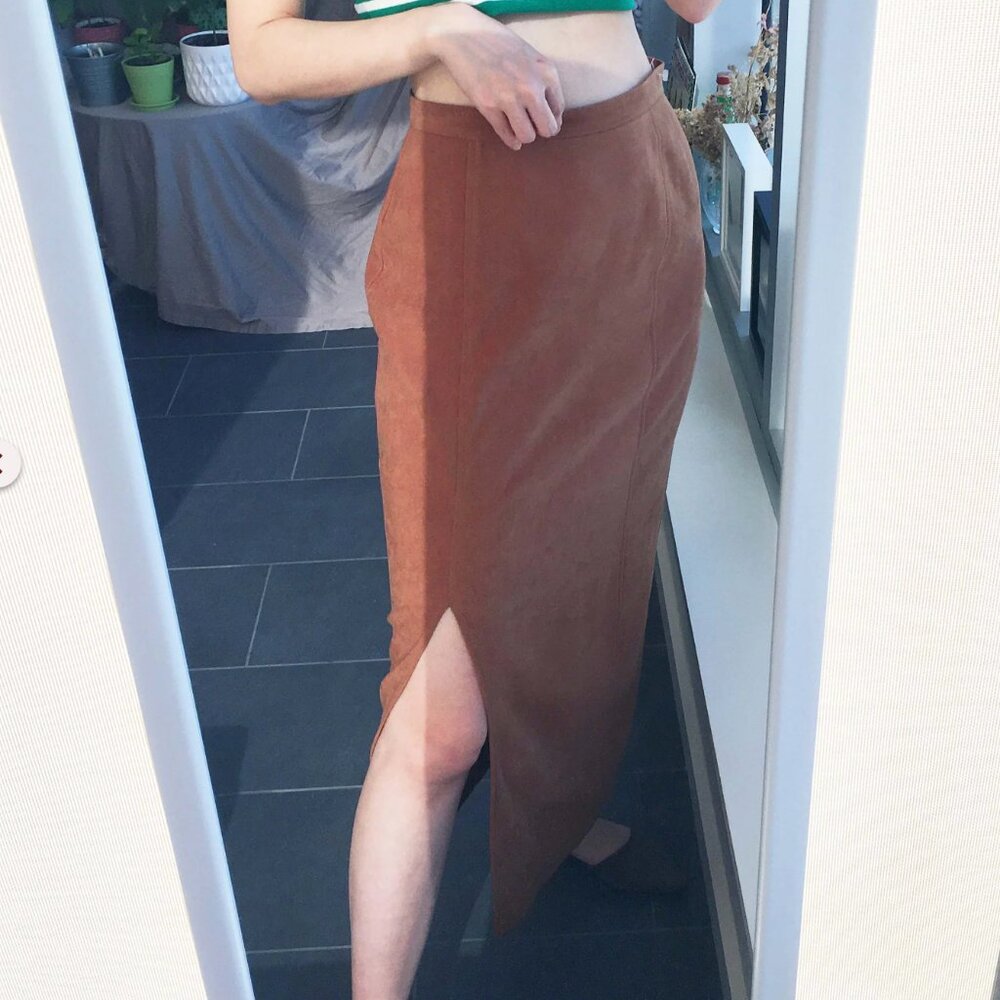 High-waisted slit maxi skirt (28'')
